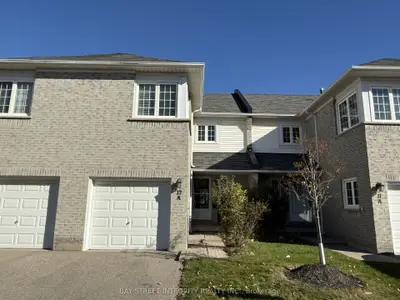 Condo Townhouse in Mississauga