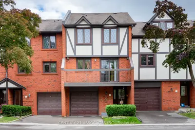 Condo Townhouse in Mississauga