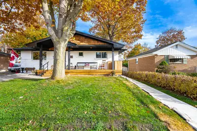 Detached in Burlington