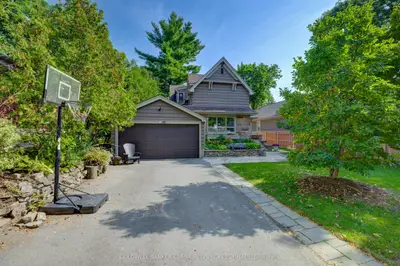 Detached in Burlington