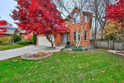 Detached in Burlington