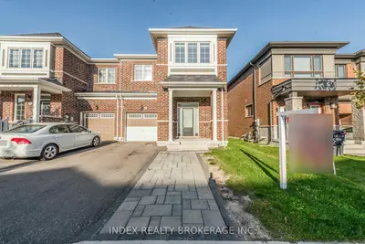 Att/Row/Townhouse in Brampton