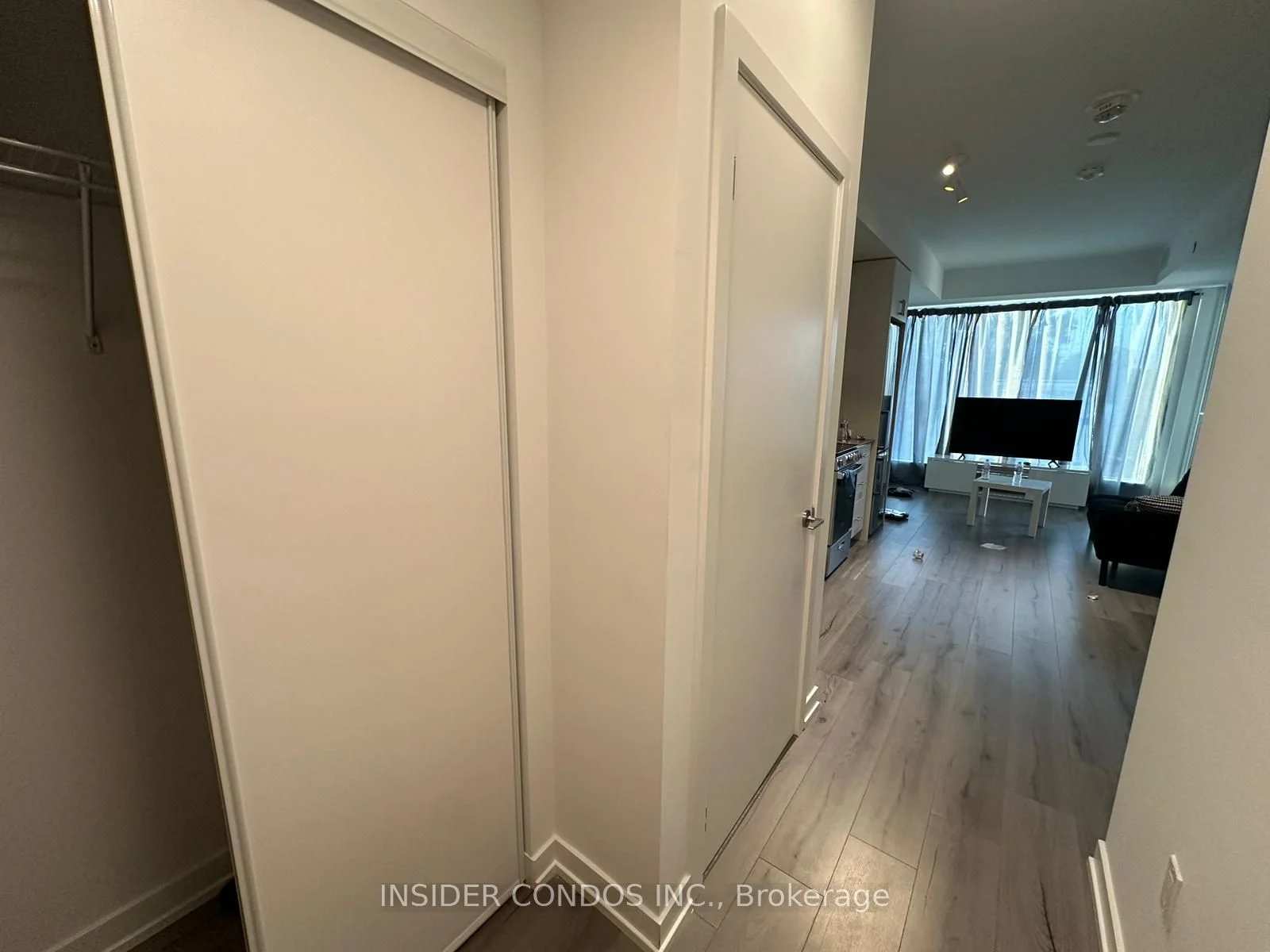1195 The Queensway Avenue 306, Toronto W08, ON M8Z 1R7