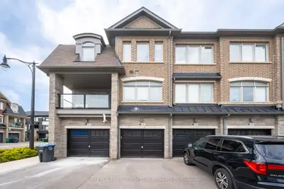 Condo Townhouse in Brampton