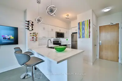 185 Legion Road N Ph06, Toronto W06, On M8y 0a1