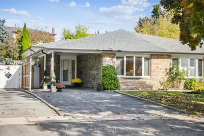 Semi-Detached in Mississauga