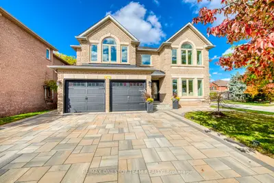 Detached in Oakville