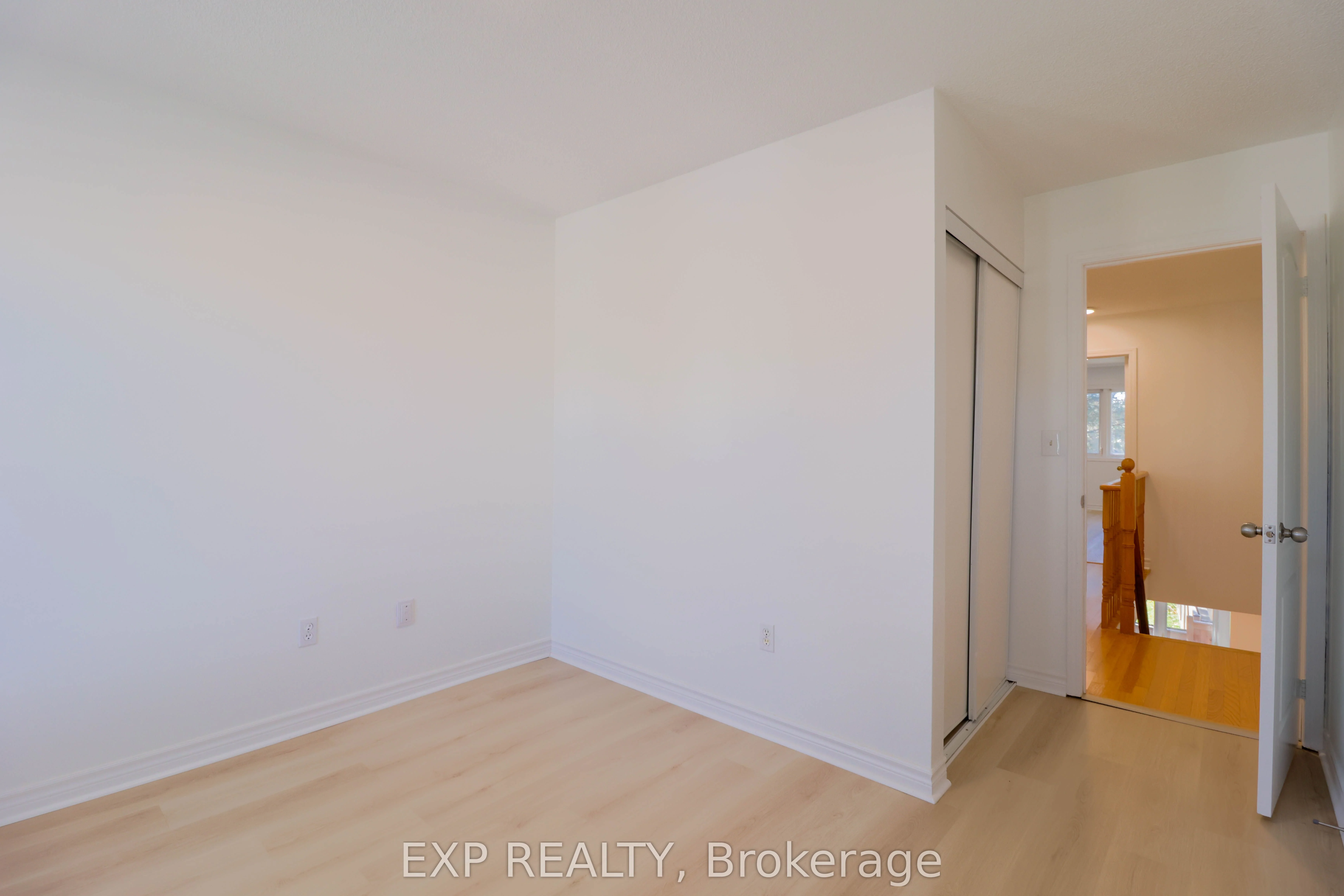 1128 Dundas Street W 92, Mississauga, ON L5C 1E1