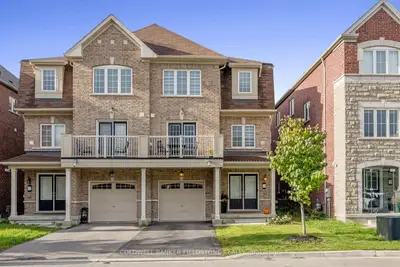 Att/Row/Townhouse in Brampton