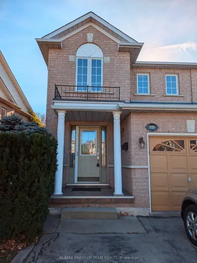 Att/Row/Townhouse in Oakville