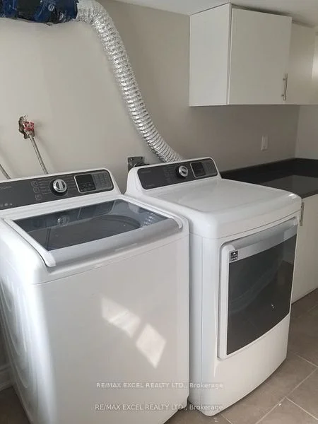 9 Habitant Drive Main, Toronto W05, ON M9M 2N7