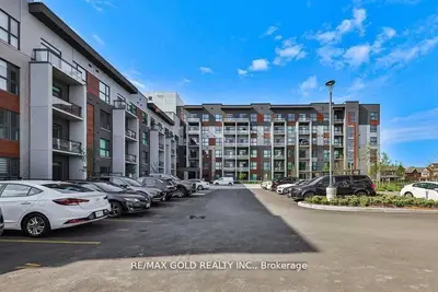 Condo Apartment in Oakville