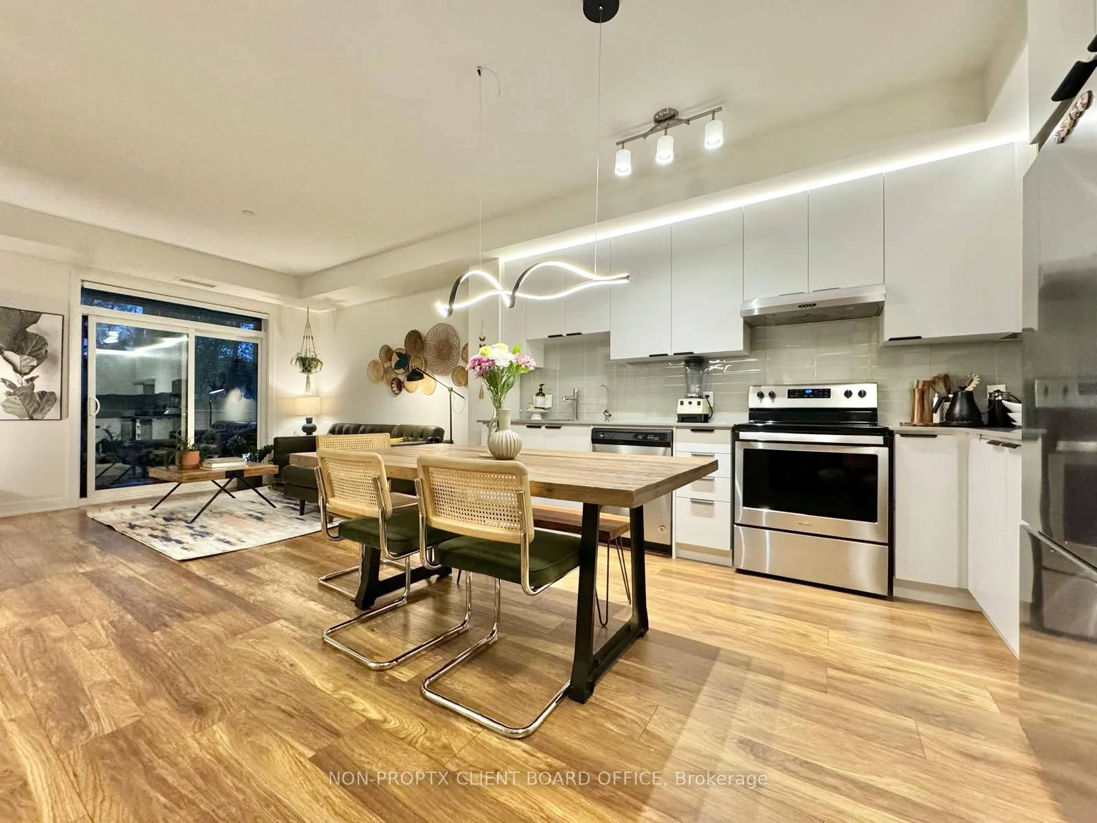Common Element Condo in Burlington