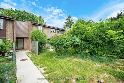 Condo Townhouse in Mississauga