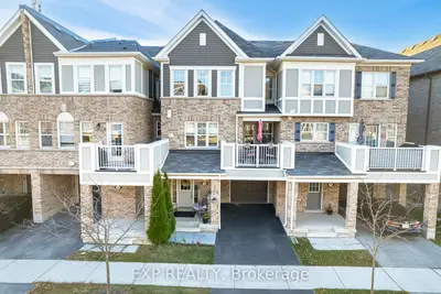 Att/Row/Townhouse in Milton