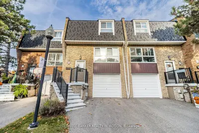 Condo Townhouse in Mississauga