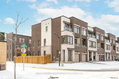 Att/Row/Townhouse in Oakville