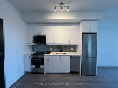 Common Element Condo in Oakville
