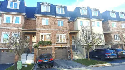 Condo Townhouse in Mississauga