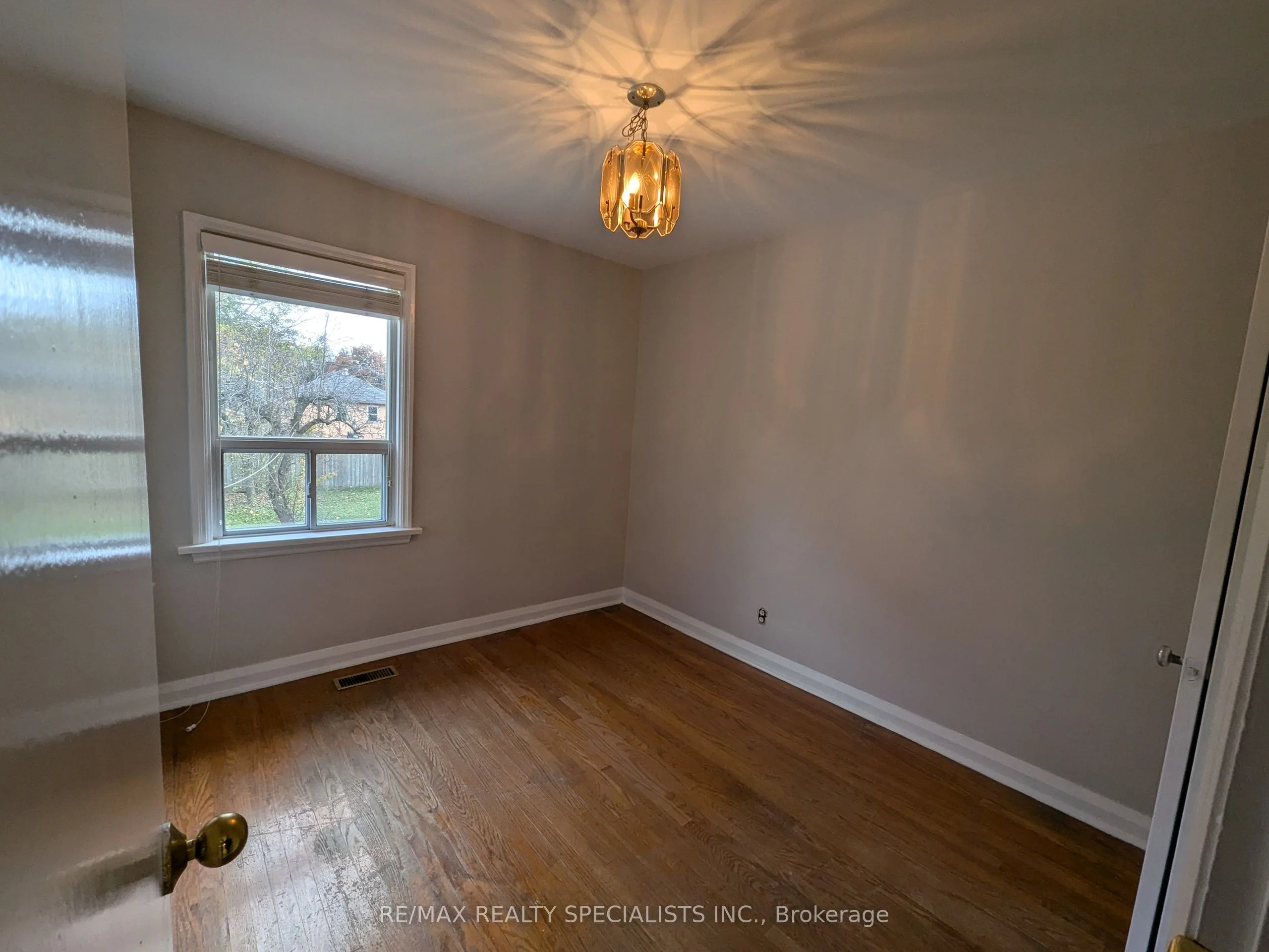 134 Prince Charles Drive, Oakville, ON L6K 2C9
