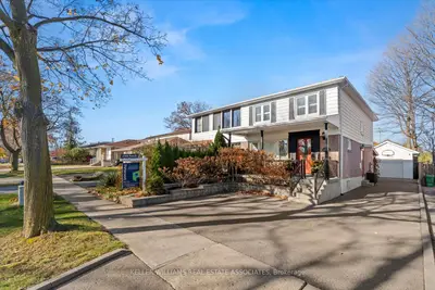 Semi-Detached in Mississauga