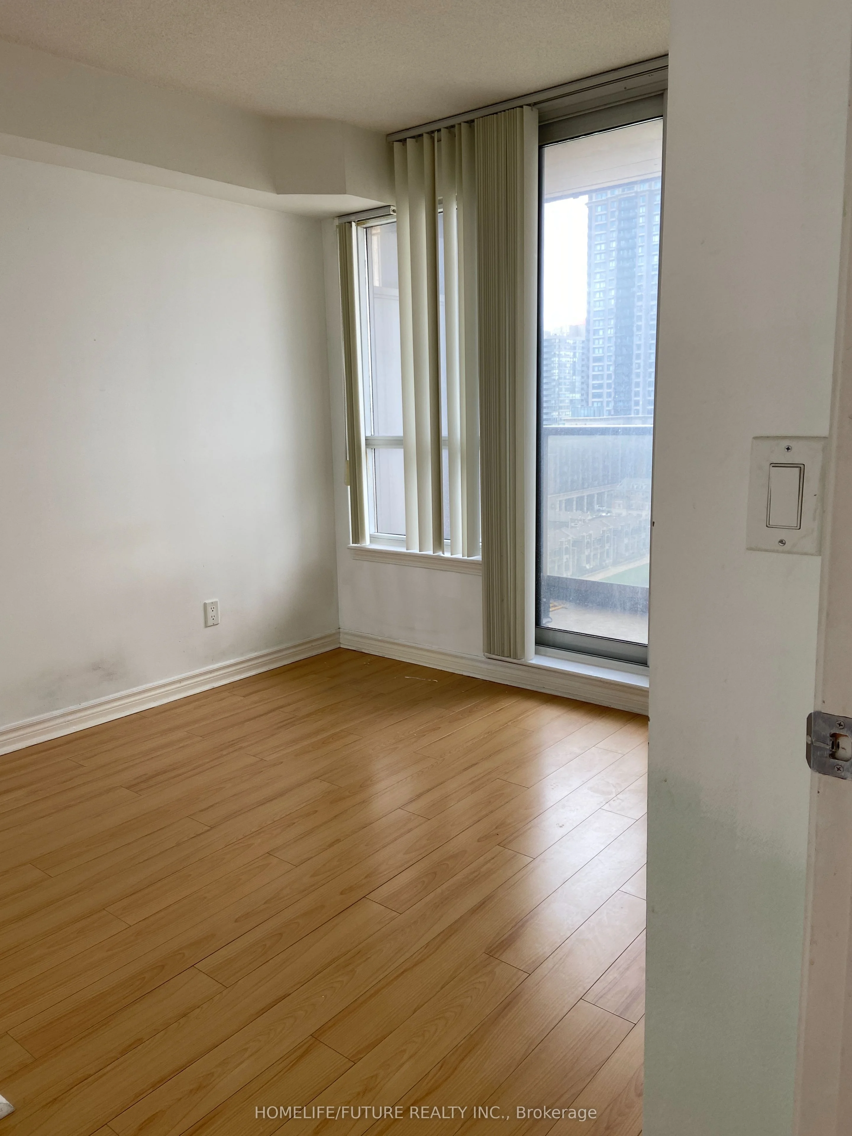 4090 Living Arts Drive 1406, Mississauga, ON L5B 4M8