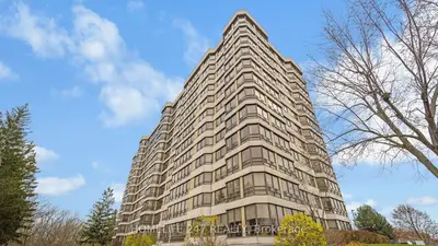 Condo Apartment in Brampton