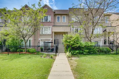 Condo Townhouse in Mississauga