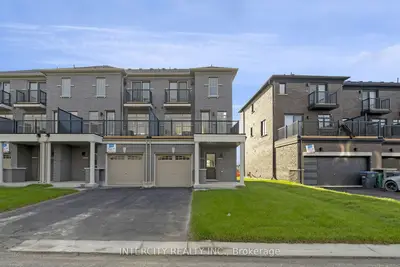 Att/Row/Townhouse in Caledon