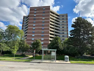 Condo Apartment in Toronto