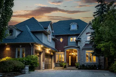Detached in Oakville