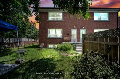 Duplex in Toronto