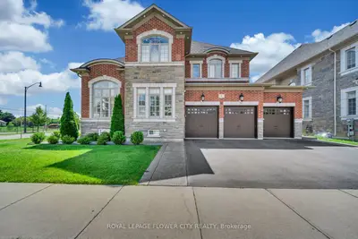 Detached in Brampton