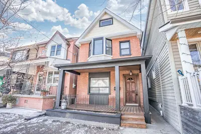 Triplex in Toronto