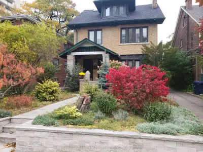 Fourplex in Toronto