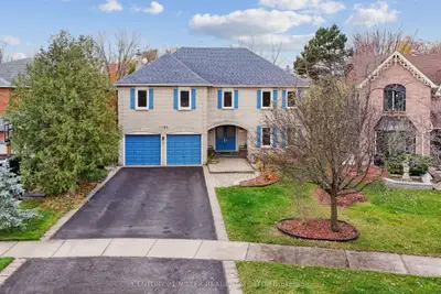 Detached in Oakville
