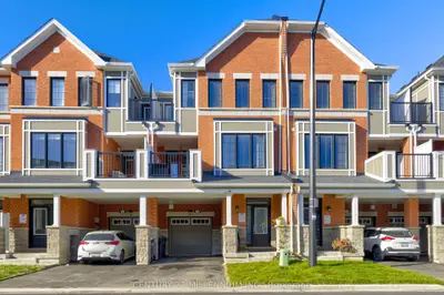 Att/Row/Townhouse in Brampton