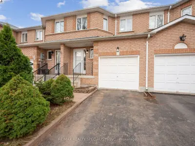 Condo Townhouse in Brampton