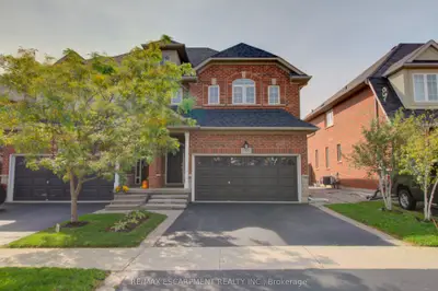 Semi-Detached in Oakville