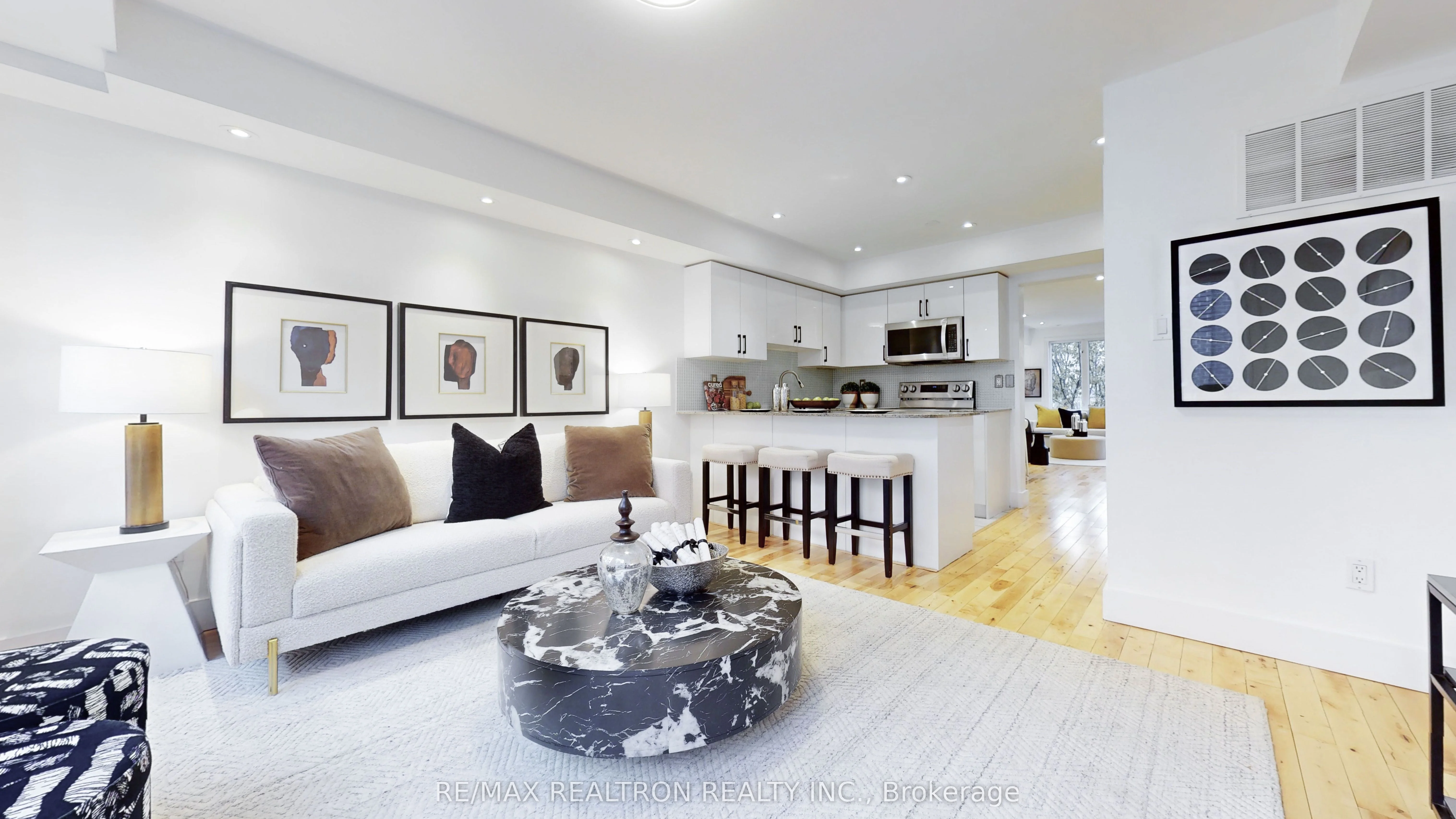 25 Laidlaw Street 516, Toronto W01, On M6k 1x3