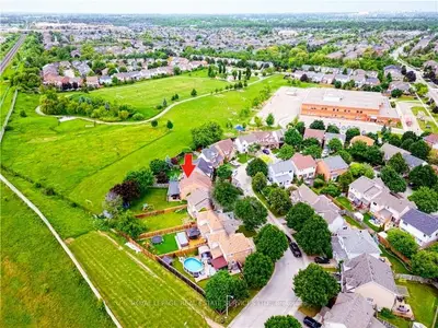 Detached in Burlington