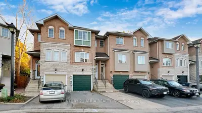 Condo Townhouse in Toronto