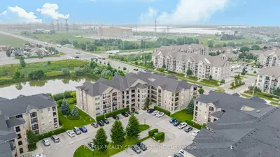 Condo Apartment in Milton