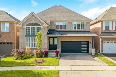 Detached in Oakville