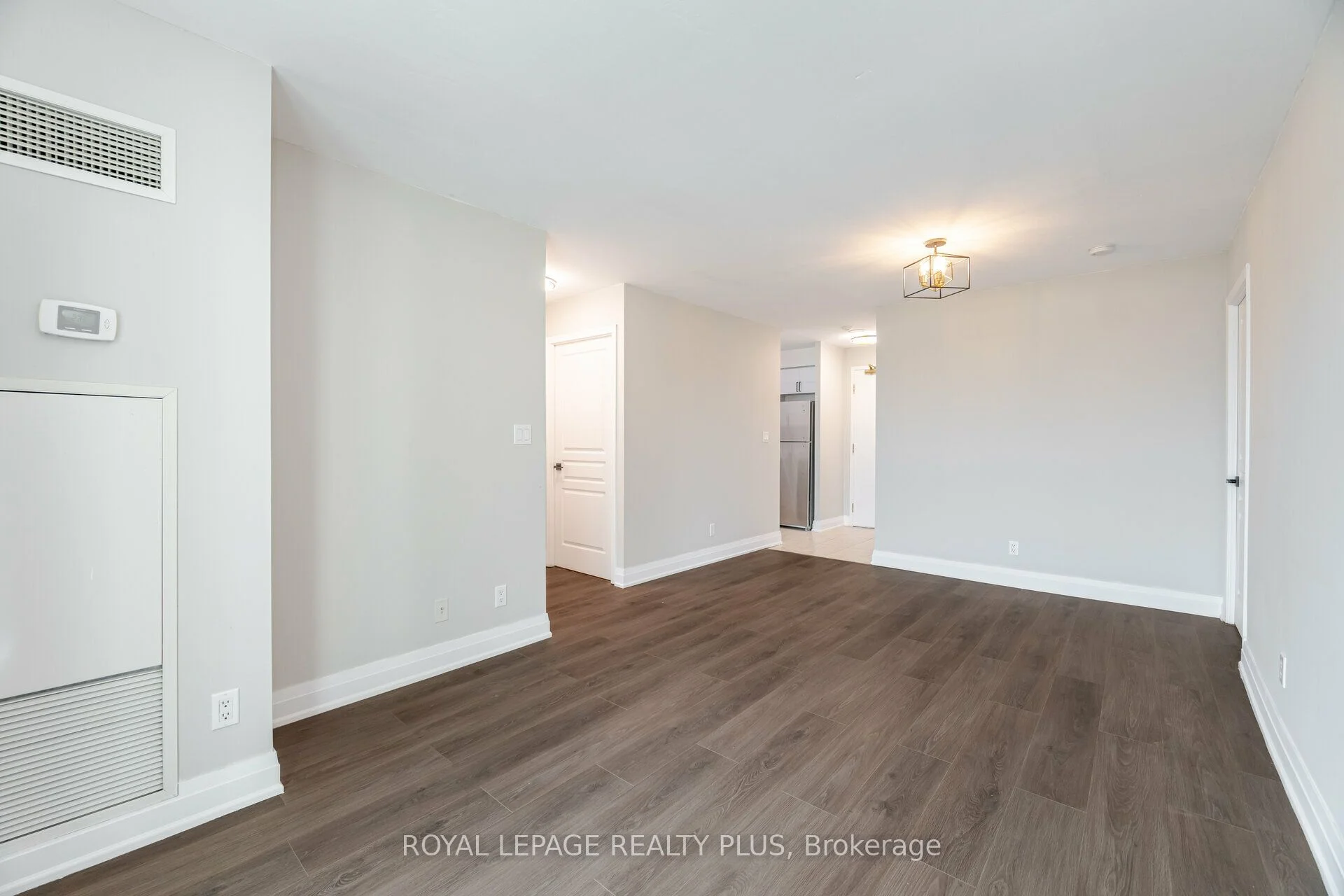 4879 Kimbermount Avenue 304, Mississauga, ON L5M 7R8
