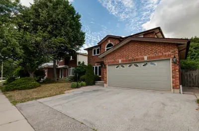 Detached in Burlington