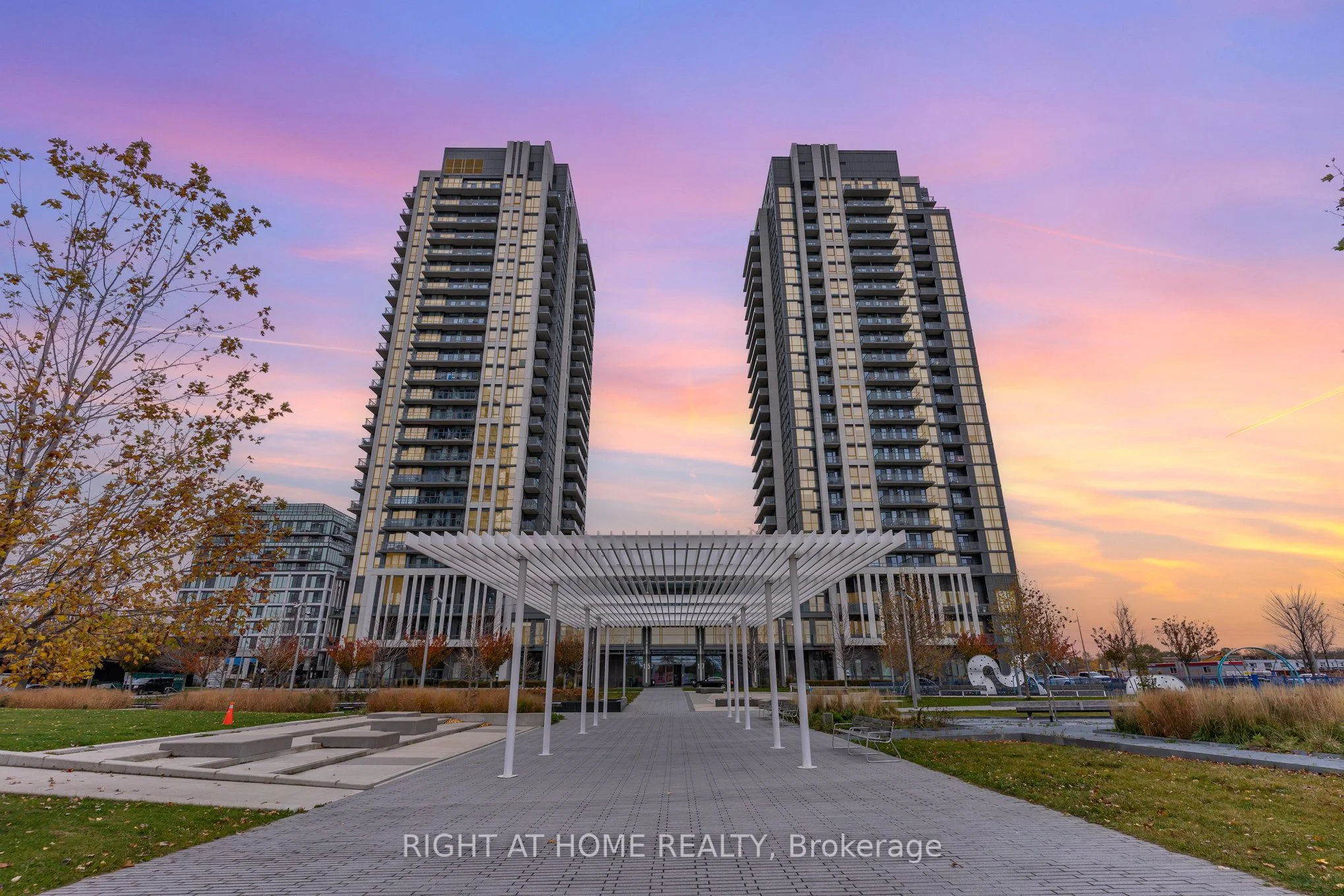 Condo Apartment in Toronto