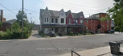 Att/Row/Townhouse in Toronto