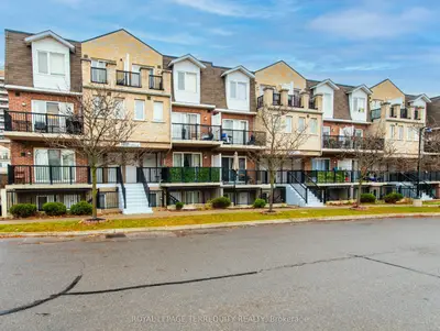 Condo Townhouse in Toronto
