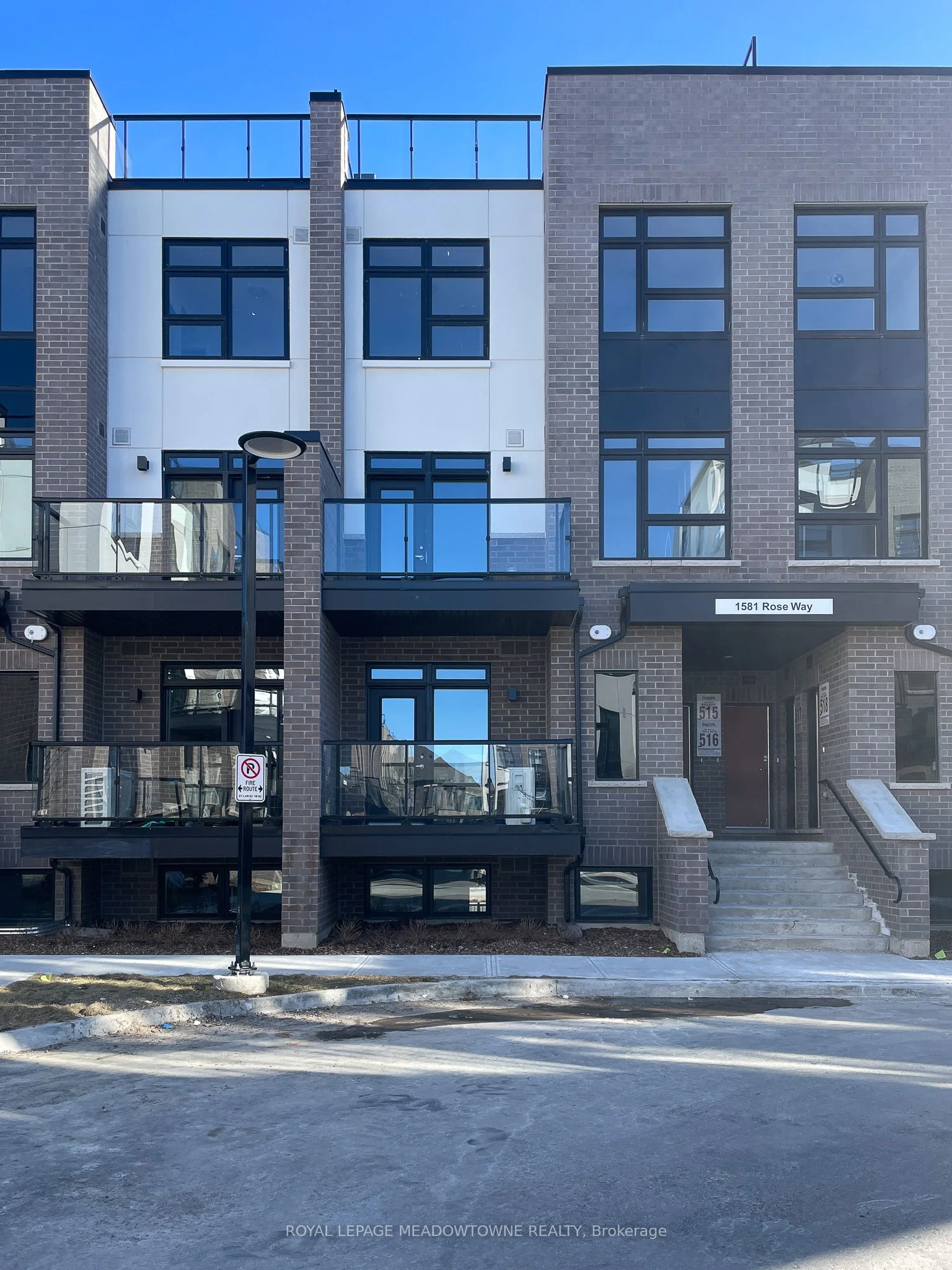 Condo Townhouse in Milton